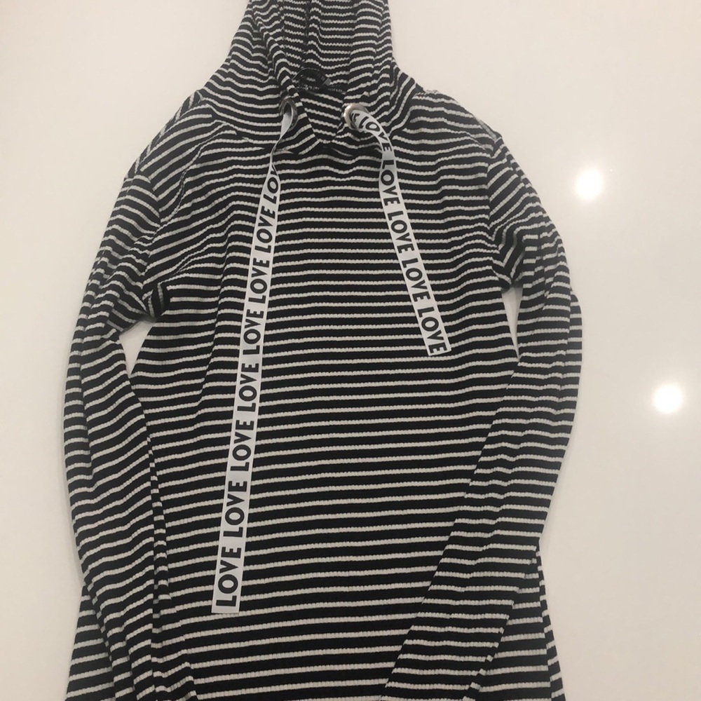 Muni Muni 38-40 Black and White Dress with Love Ribbon ❤️